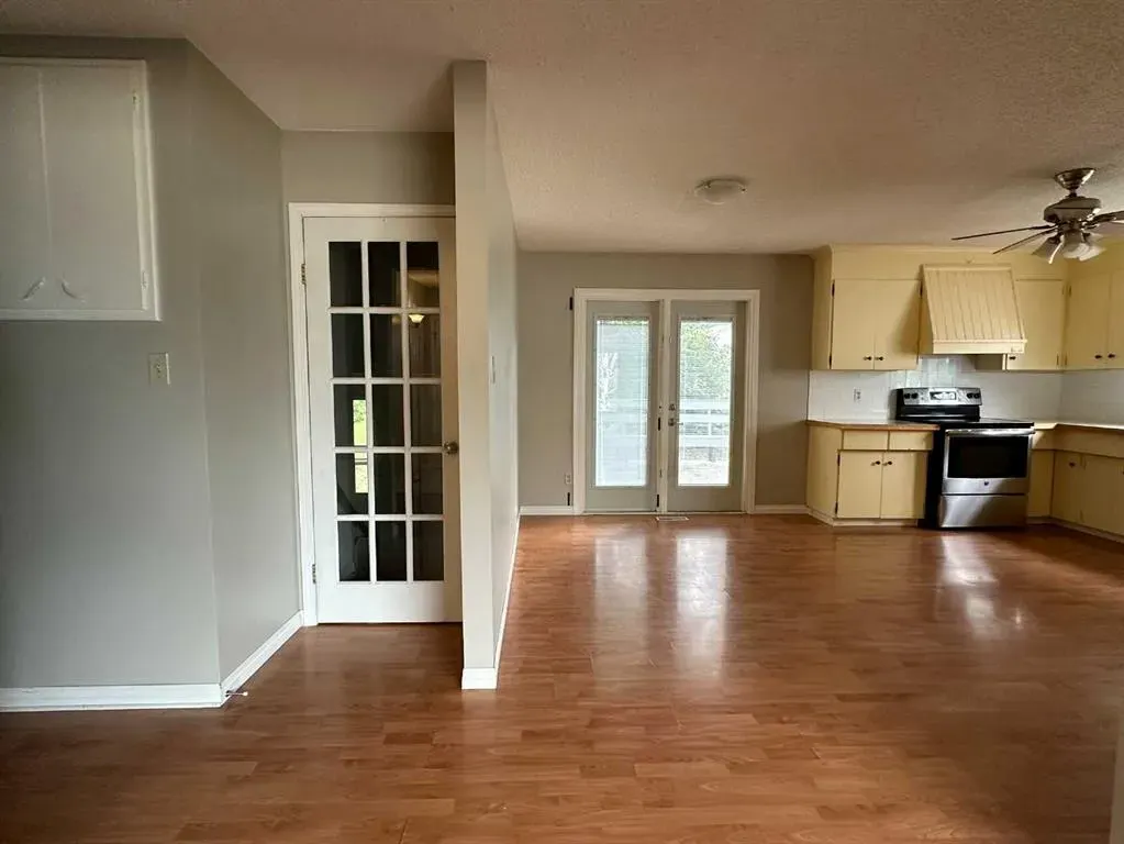 806 Almond Almond Avenue