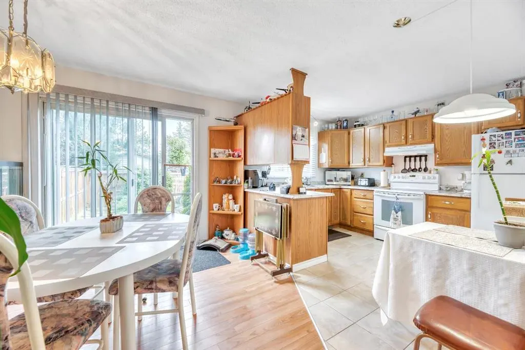 5 Falsby Place NE