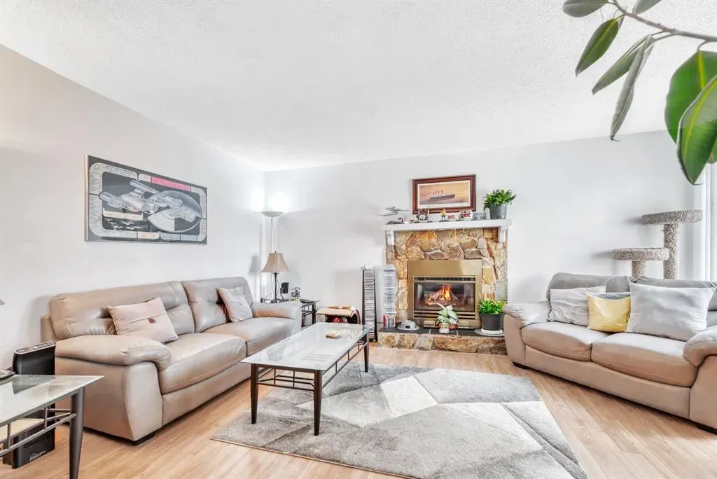 5 Falsby Place NE