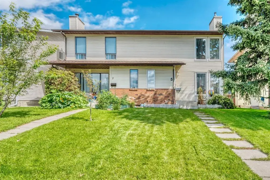 5 Falsby Place NE