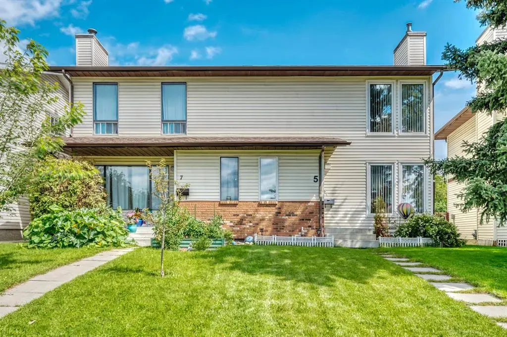 5 Falsby Place NE