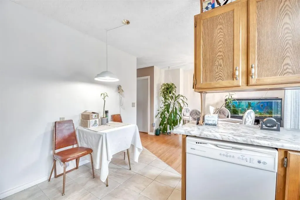 5 Falsby Place NE
