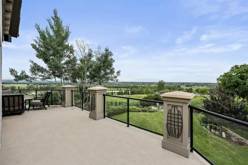 149 Mt Douglas Circle SE