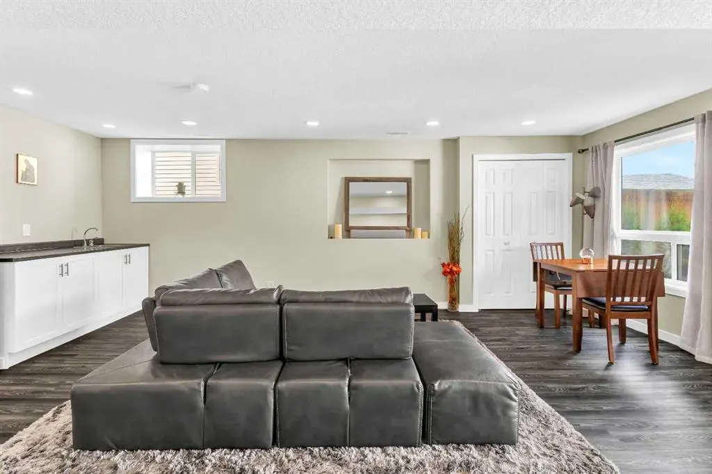60 Eversyde Circle SW