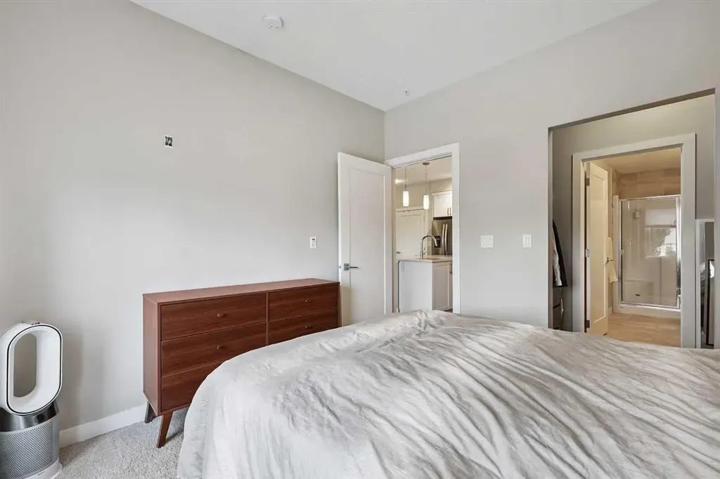 300 Auburn Meadows Manor SE, #211
