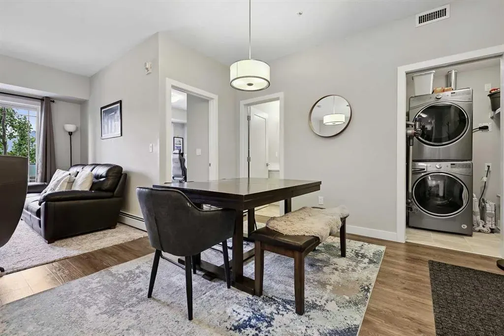 300 Auburn Meadows Manor SE, #211
