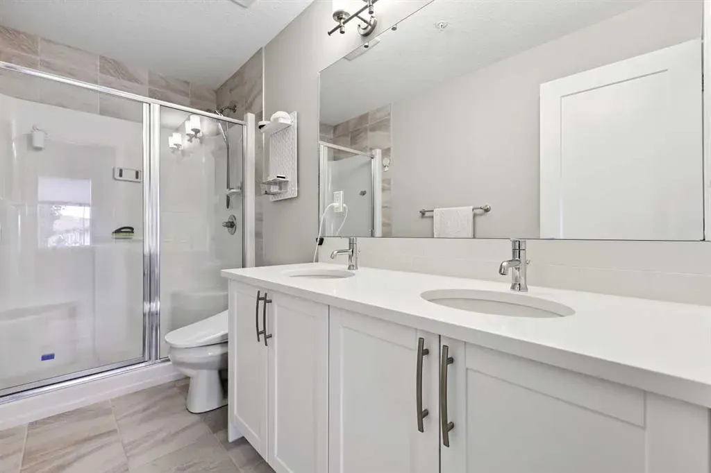 300 Auburn Meadows Manor SE, #211