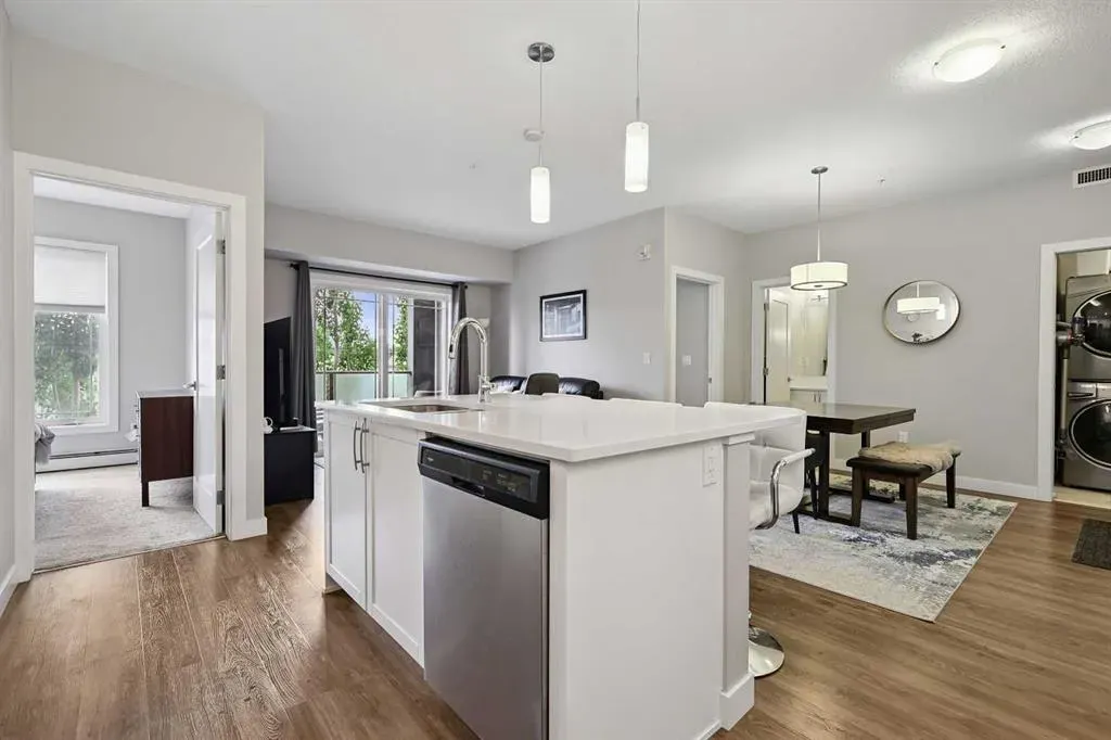 300 Auburn Meadows Manor SE, #211