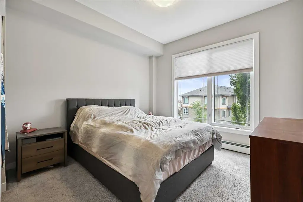 300 Auburn Meadows Manor SE, #211