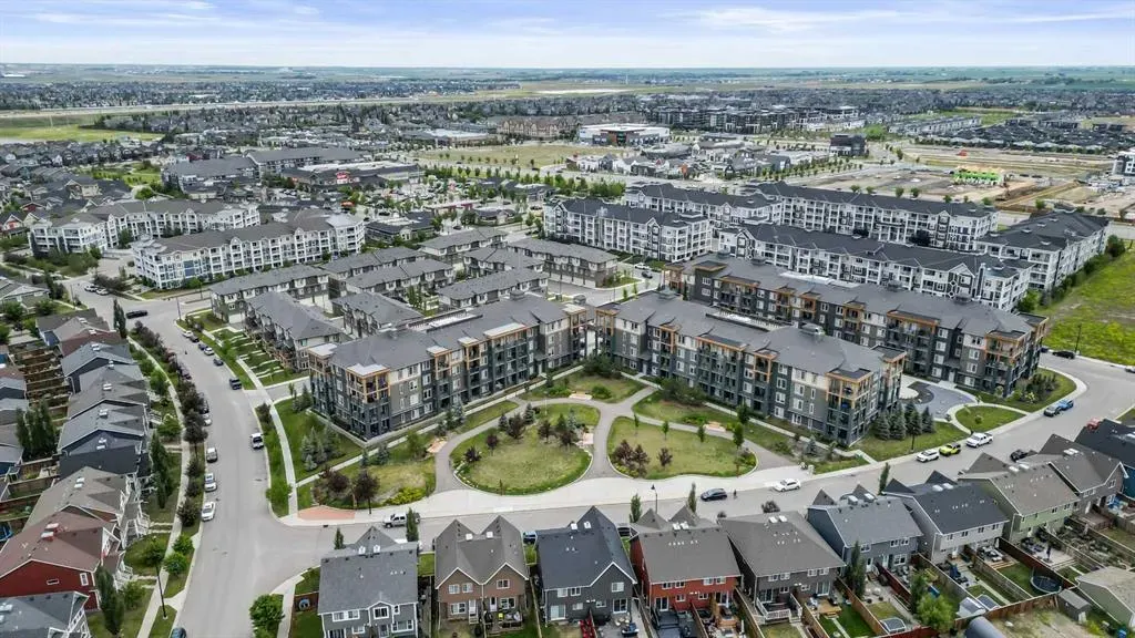 300 Auburn Meadows Manor SE, #211