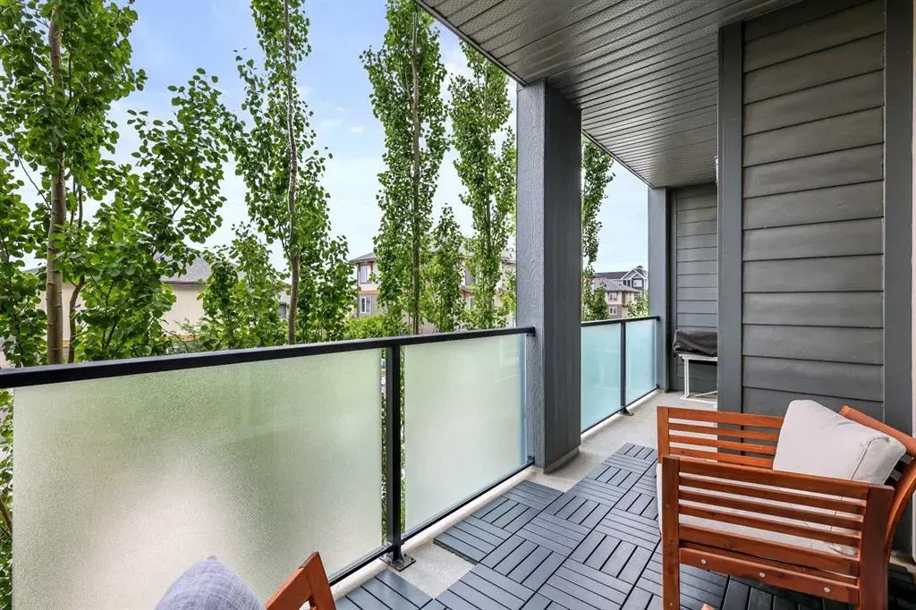 300 Auburn Meadows Manor SE, #211