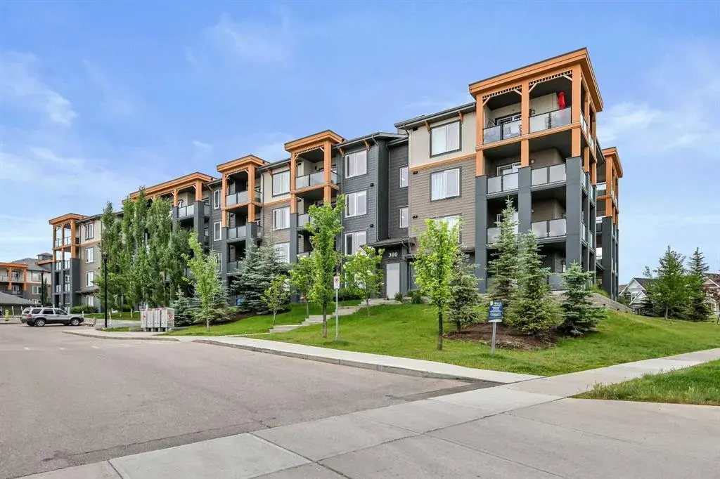 300 Auburn Meadows Manor SE, #211