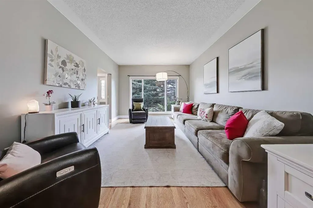 232 Scimitar Bay NW