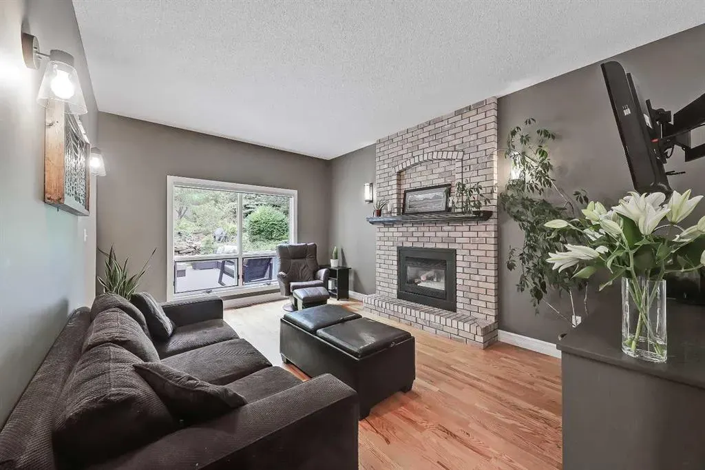 232 Scimitar Bay NW