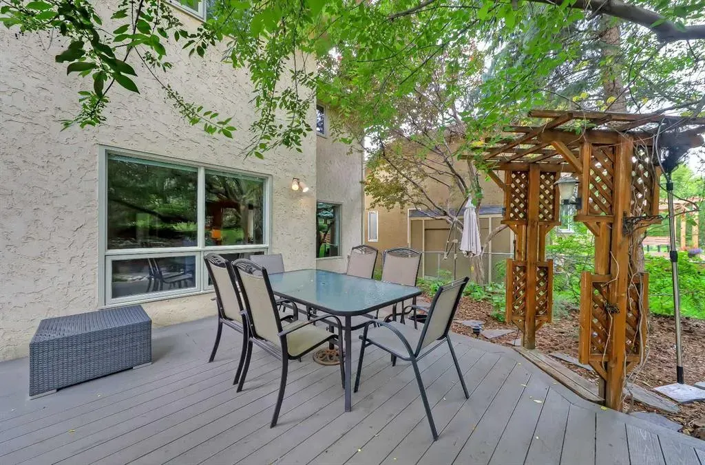 232 Scimitar Bay NW