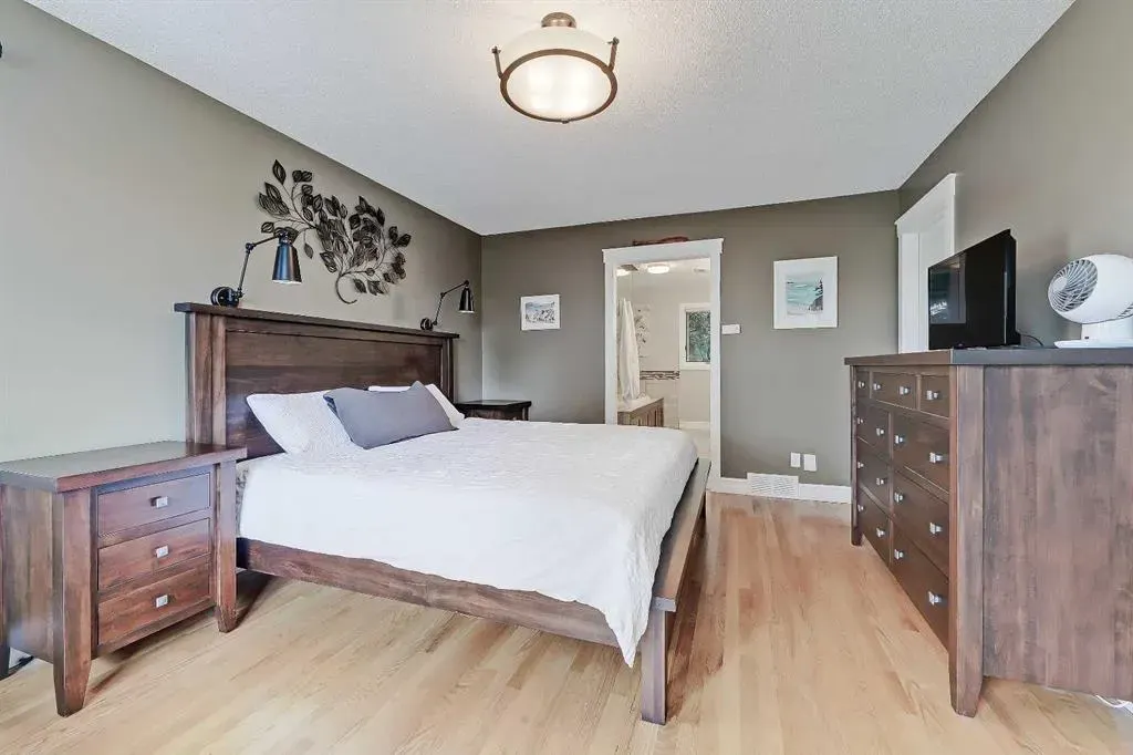 232 Scimitar Bay NW