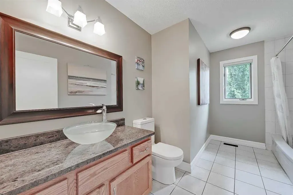 232 Scimitar Bay NW