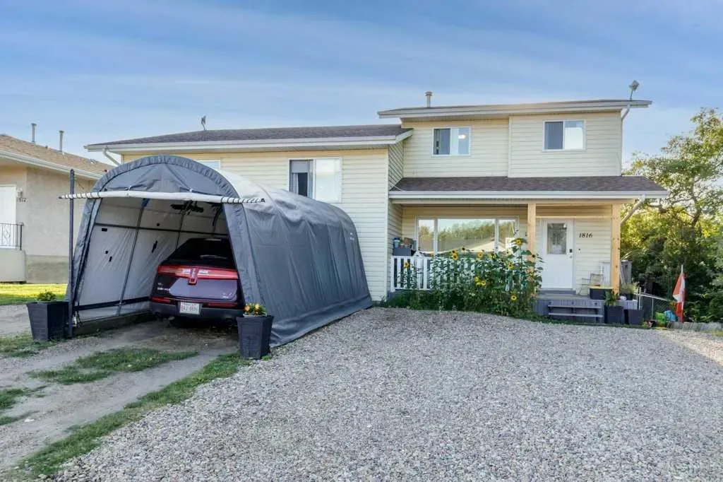 26 Ave, #1814 and 1816