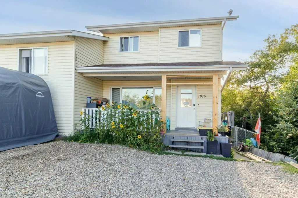 26 Ave, #1814 and 1816