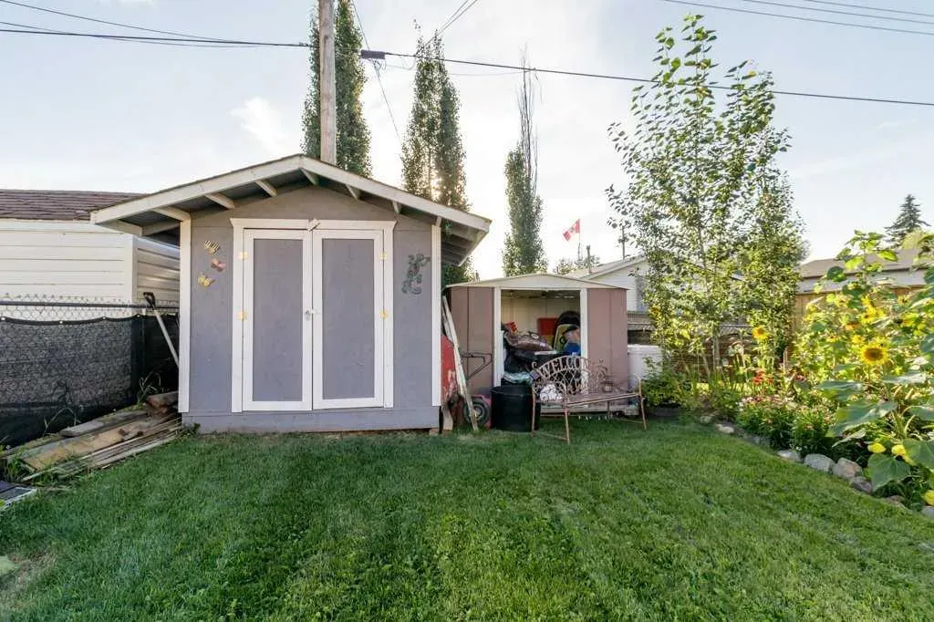 26 Ave, #1814 and 1816