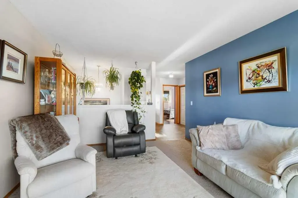 26 Ave, #1814 and 1816