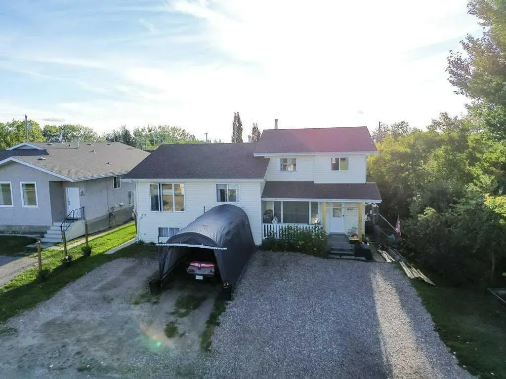 26 Ave, #1814 and 1816