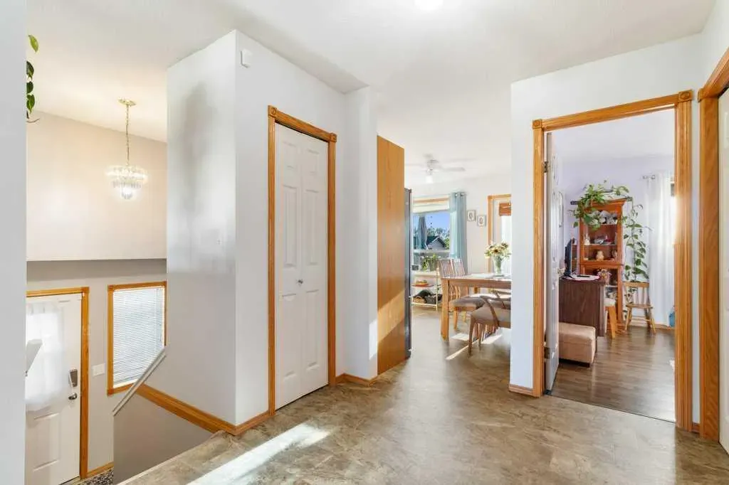 26 Ave, #1814 and 1816