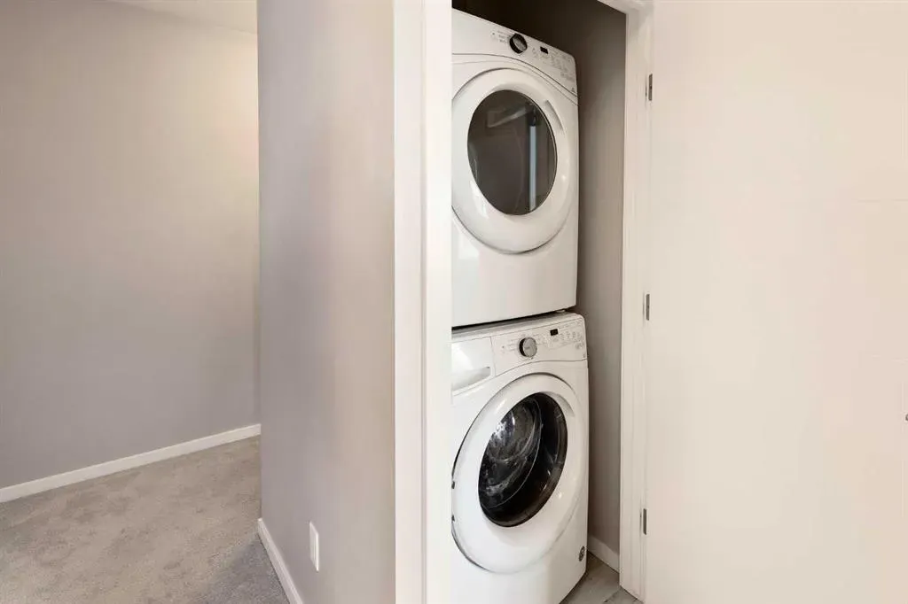 110 Redstone NE, #202