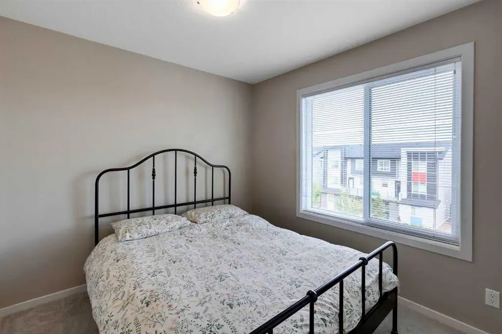 110 Redstone NE, #202