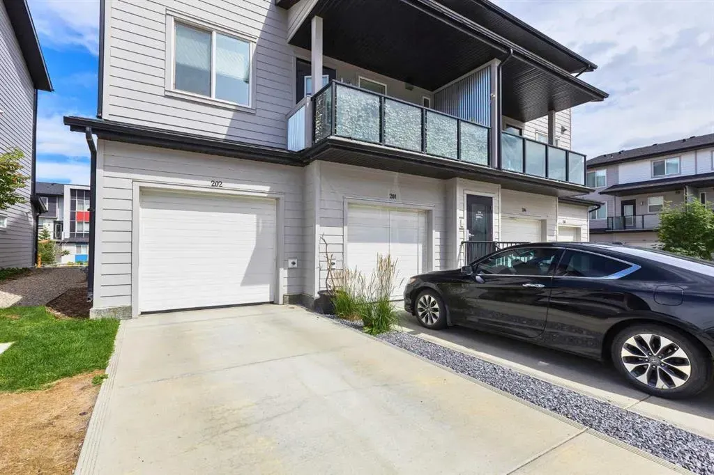 110 Redstone NE, #202