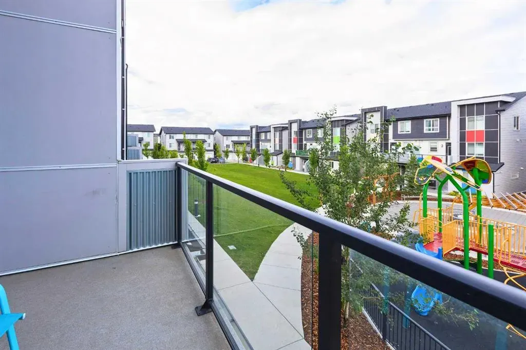 110 Redstone NE, #202