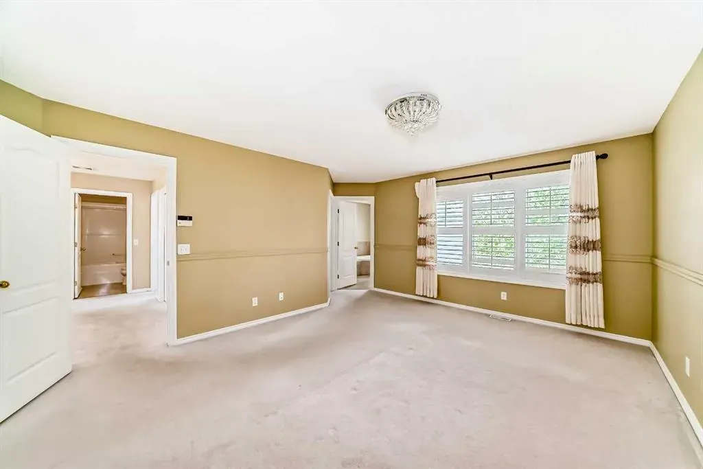 327 Discovery Place SW