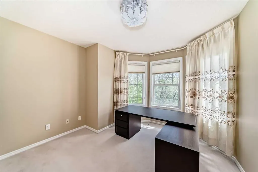327 Discovery Place SW