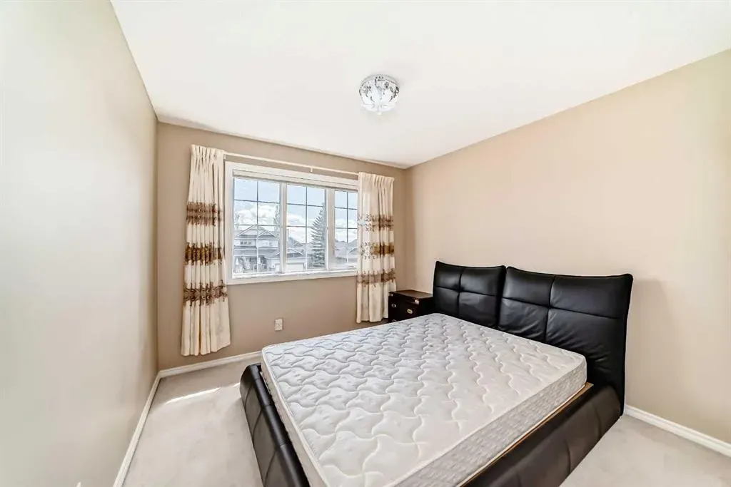 327 Discovery Place SW
