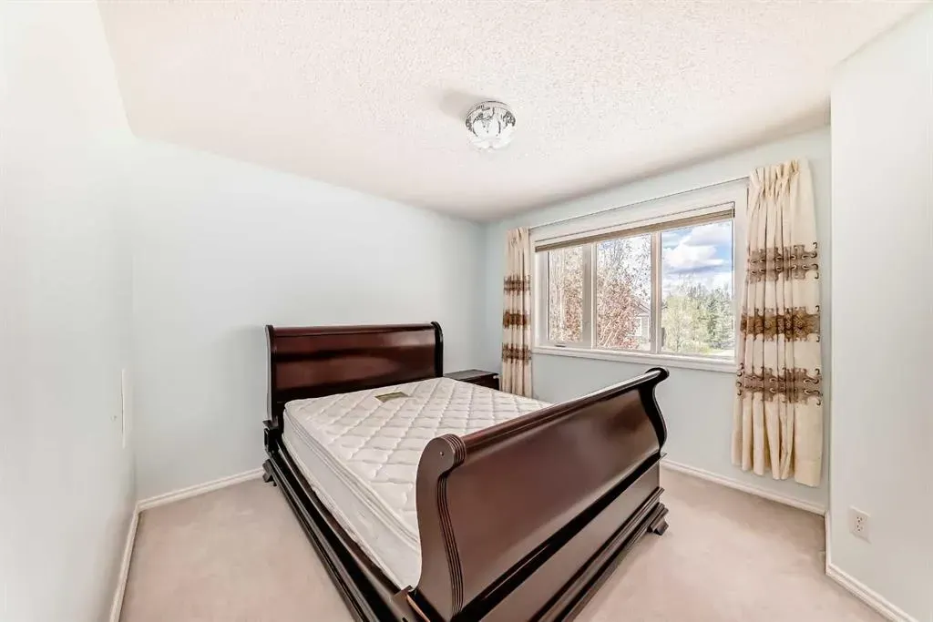 327 Discovery Place SW