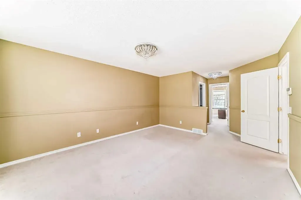327 Discovery Place SW