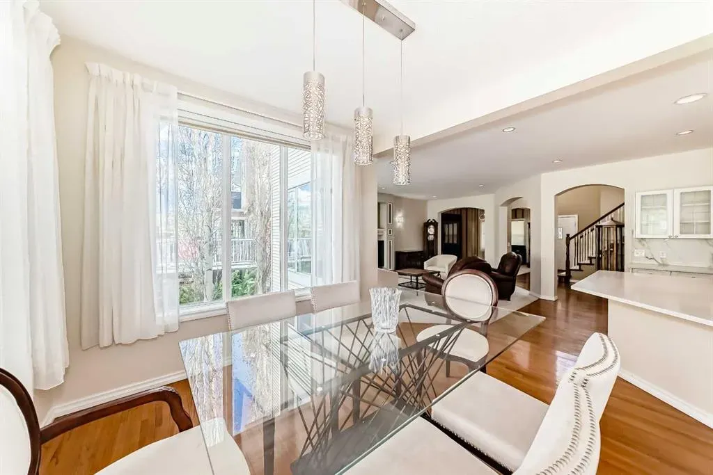 327 Discovery Place SW
