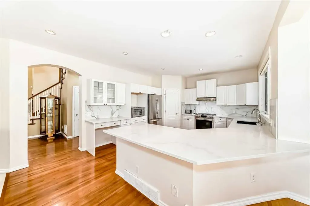 327 Discovery Place SW
