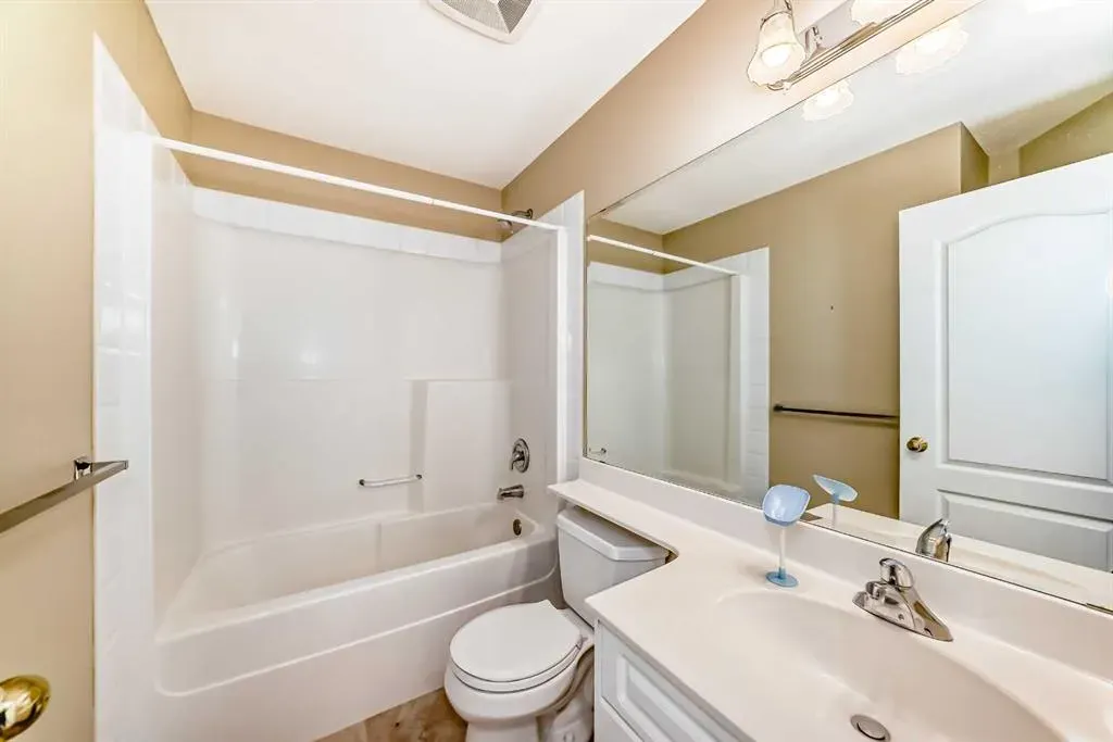 327 Discovery Place SW
