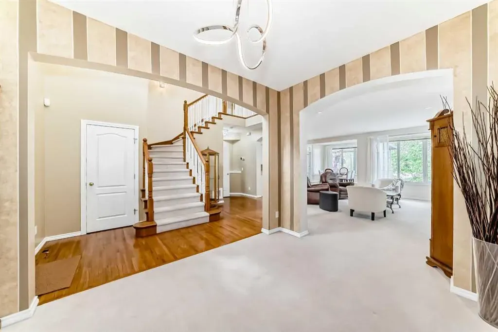 327 Discovery Place SW