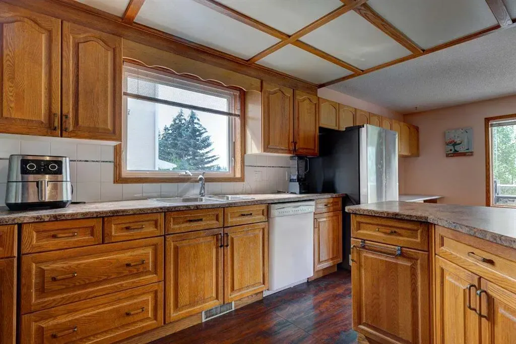 248 Edgevalley Way NW