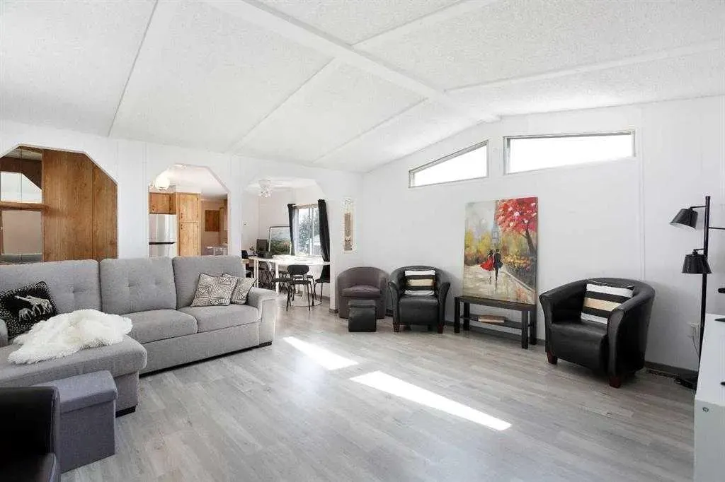 99 Arbour Lake Road NW, #125