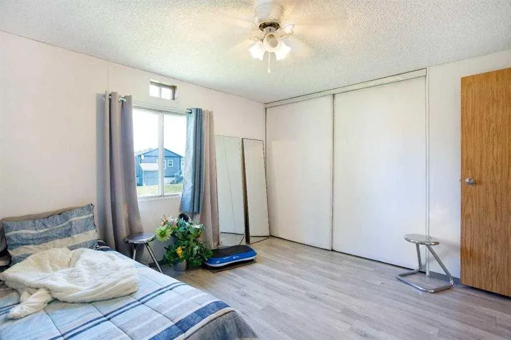 99 Arbour Lake Road NW, #125