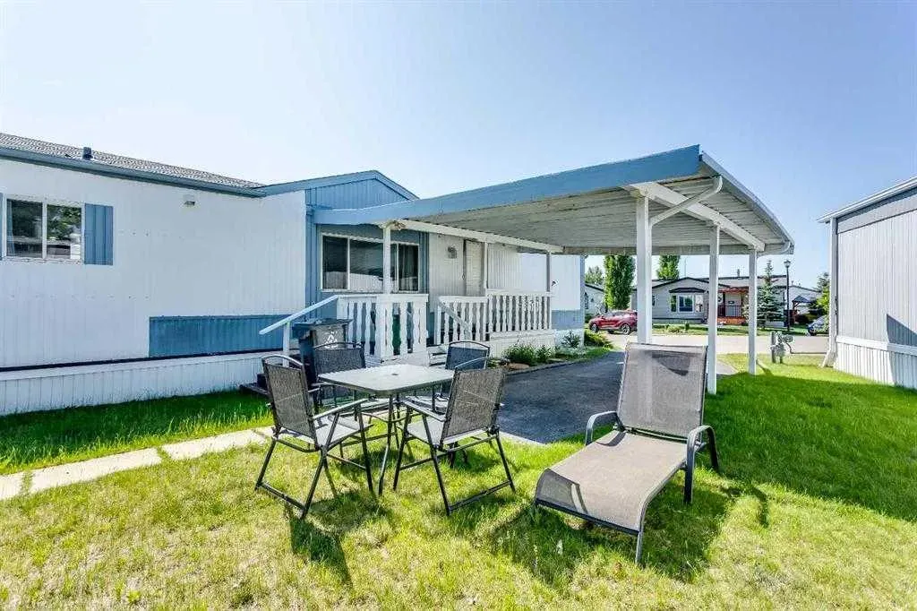 99 Arbour Lake Road NW, #125