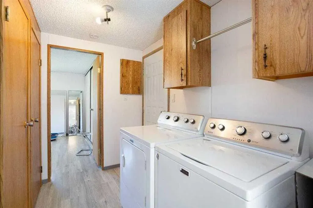 99 Arbour Lake Road NW, #125
