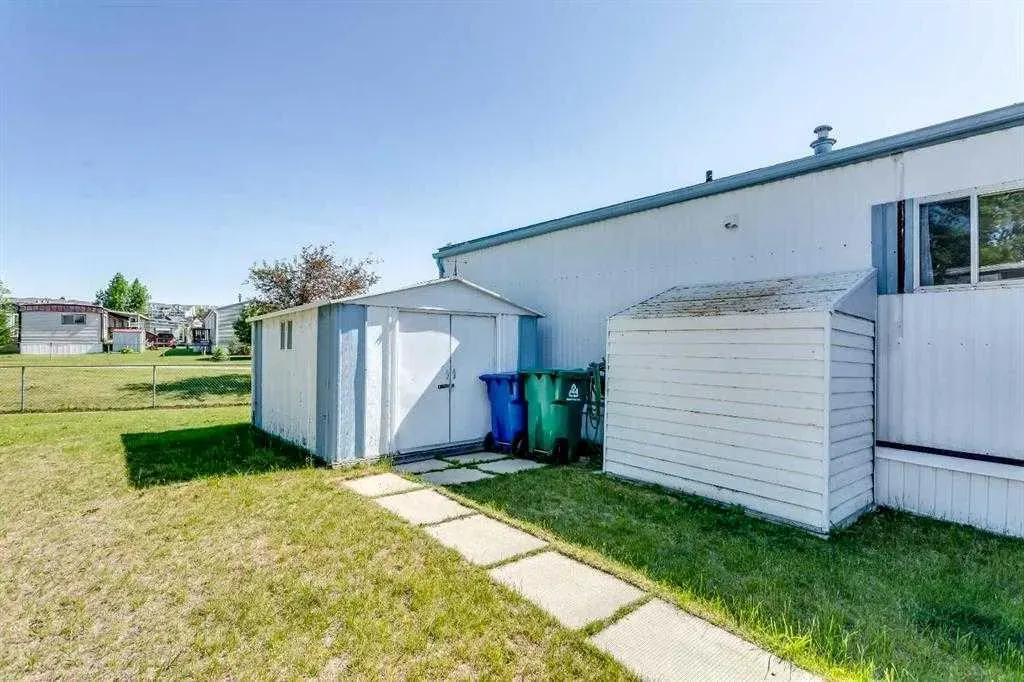 99 Arbour Lake Road NW, #125