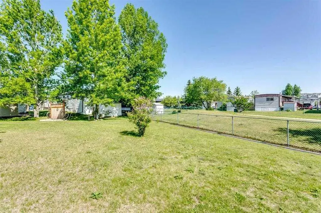 99 Arbour Lake Road NW, #125