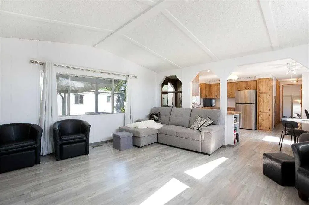 99 Arbour Lake Road NW, #125