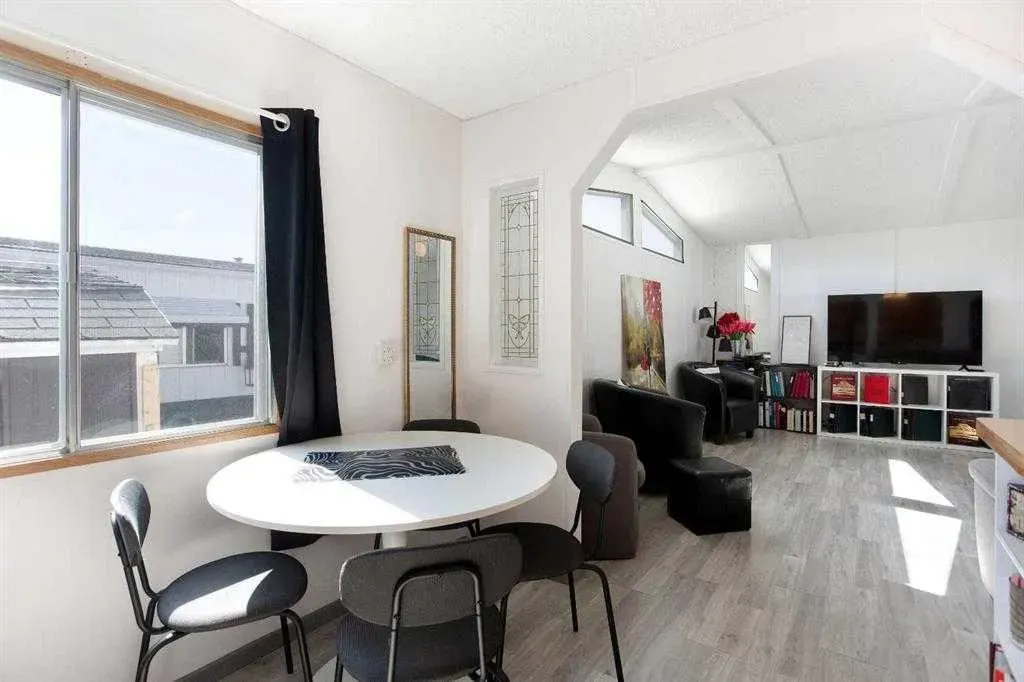 99 Arbour Lake Road NW, #125