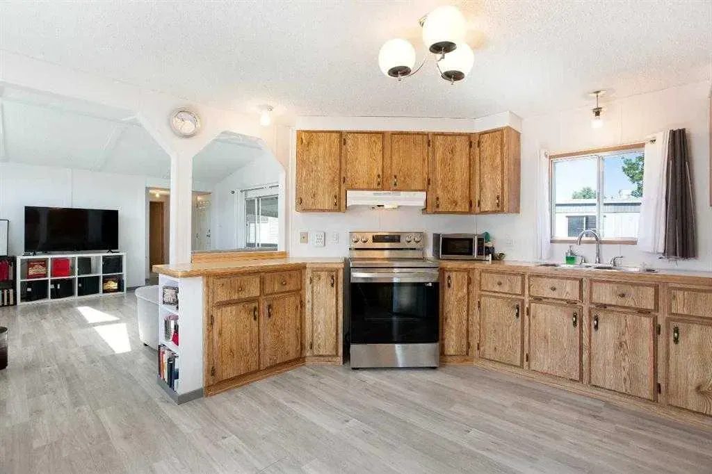 99 Arbour Lake Road NW, #125